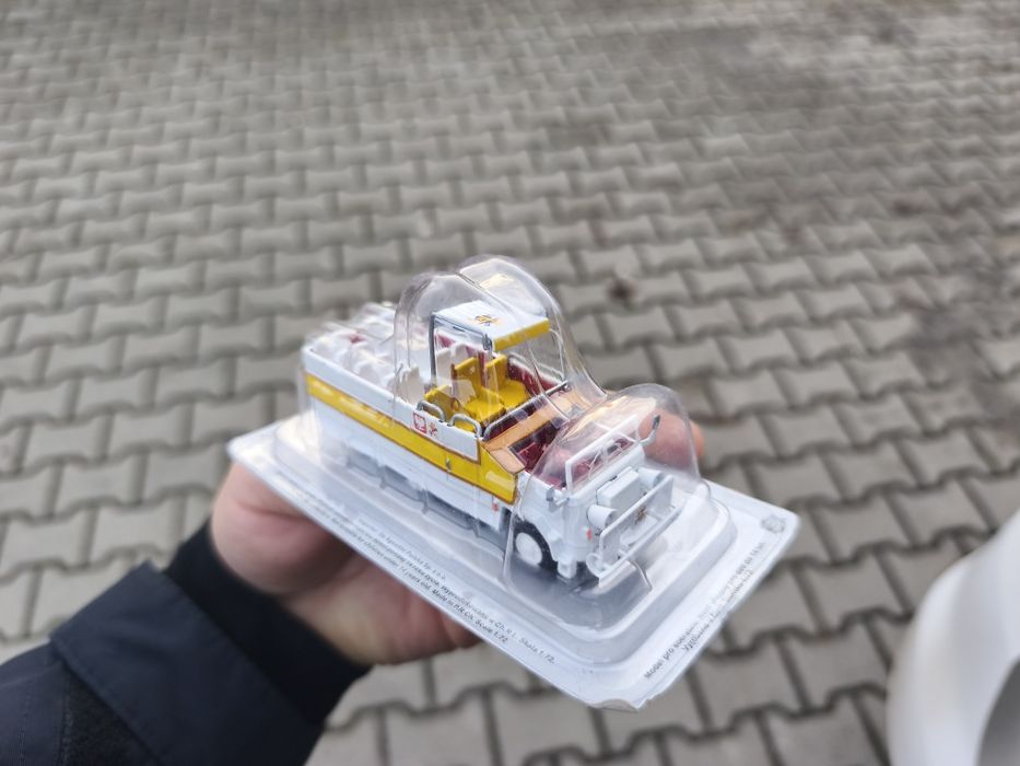 Star 660 Papamobile - Kultowe auta PRL-u, skala 1:72, DeAgostini, NOWY