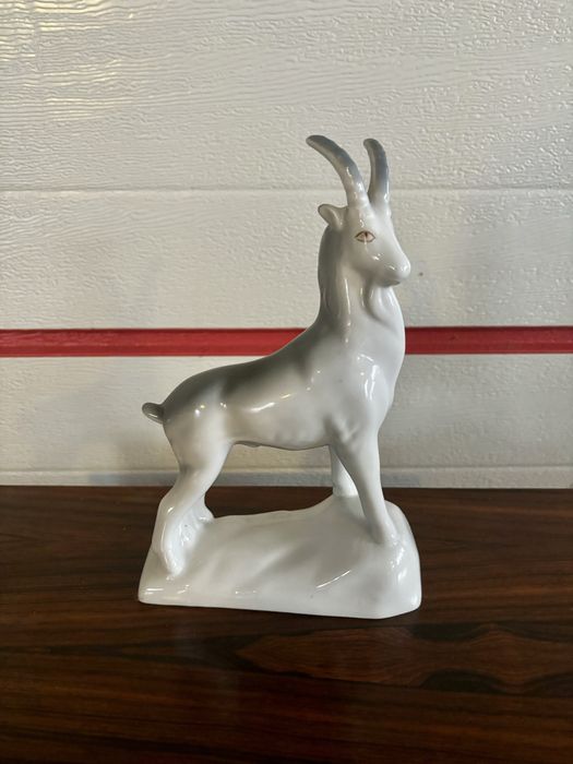Figurka kozica ZHK Połonne porcelanowa lata 70