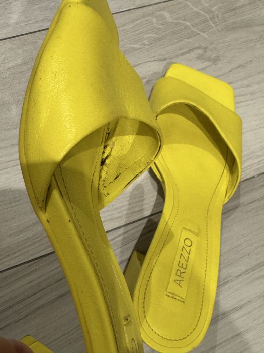 Жіночі шкіряні сандалі