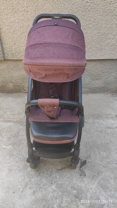 Продам прогулочную коляску babyhit.
Колеса не надувные, а резиновые.
К
