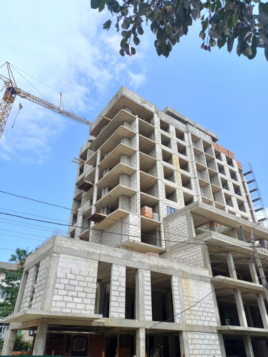 Продається 2-кім новобудова вул.Полетаєва