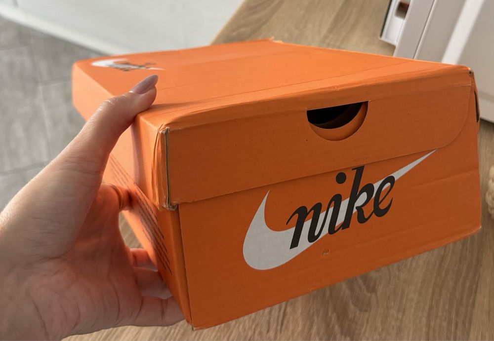 Жіночі кросівки Nike Cortez Light Brown