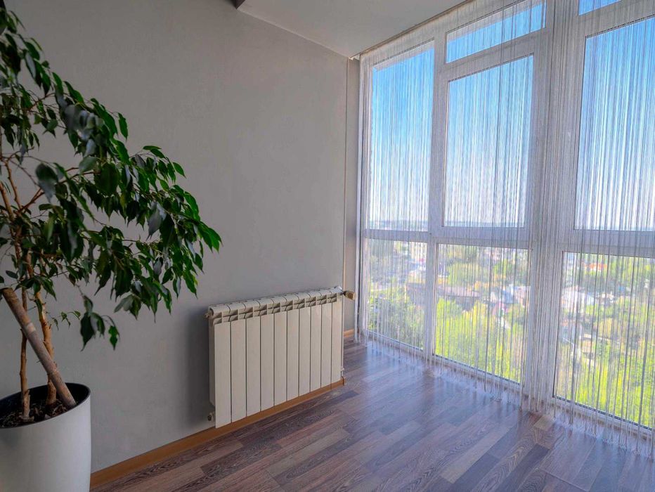 Продаж 2 кімнатної квартири з ремонтом в Центрі