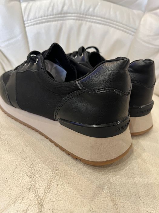 Кросівки жіночі Pull&Bear