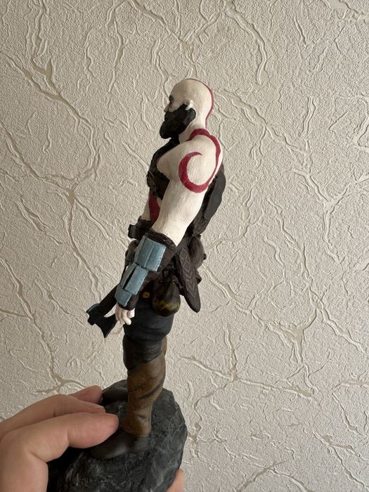 Продам фігурку Кратос