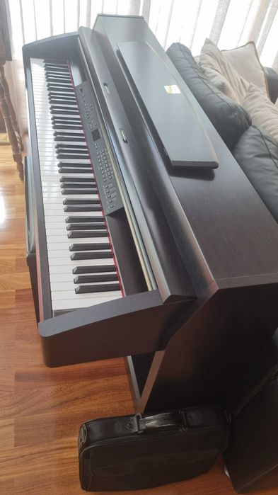 Piano digital Yamaha (Clavinova)