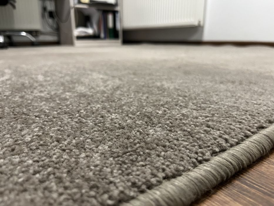 Dywan  szarobeżowy krótkowłosy