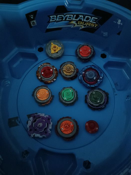 Beyblades,arena e lançadores