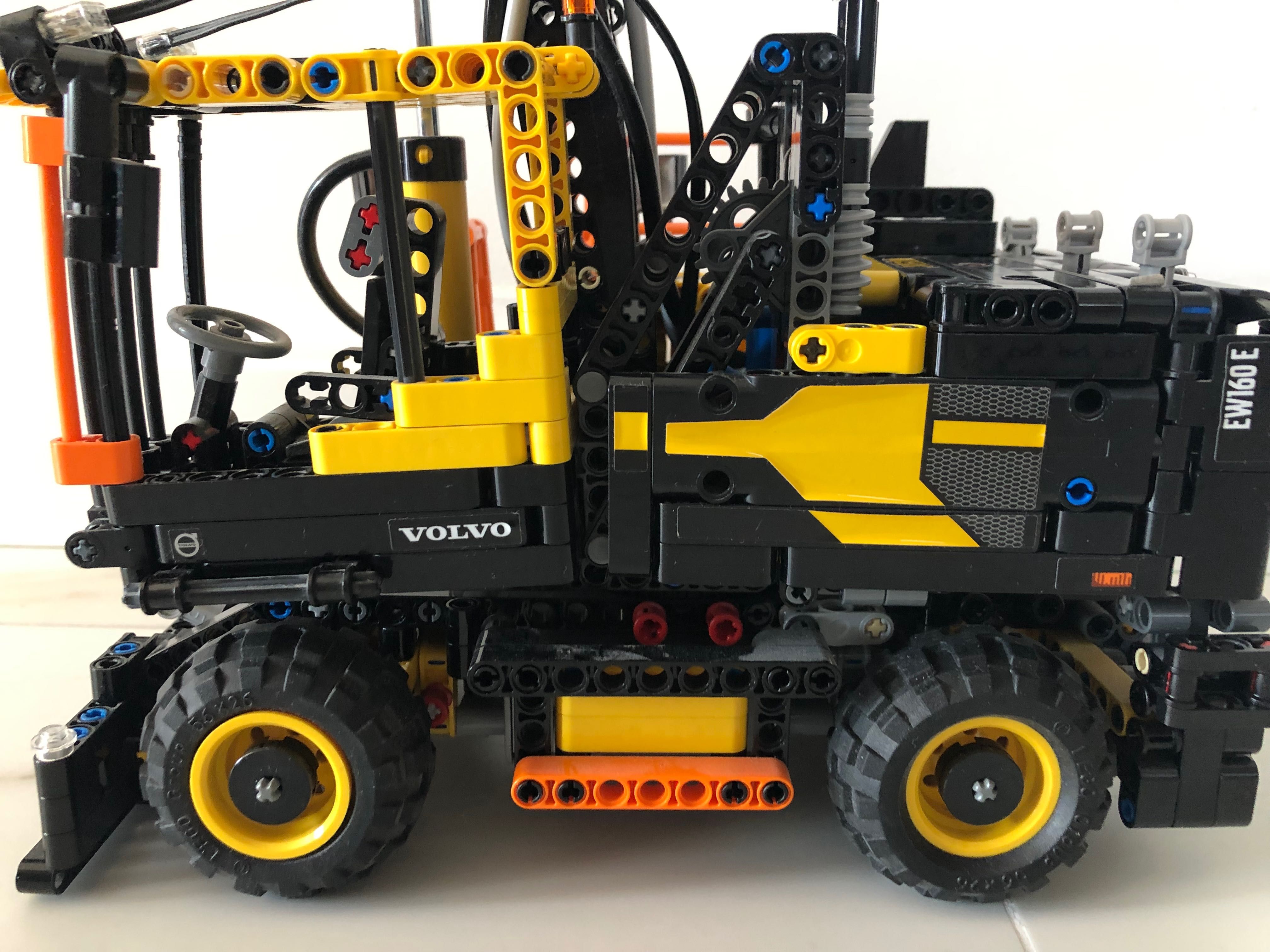 Kページ LEGO 42053 Technic Volvo EW 160E - porównaj ceny