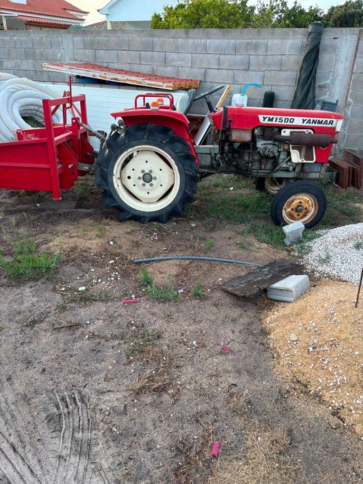 Trator agrícola impecável