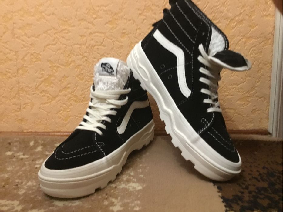 Жіночі кросівки Vans
