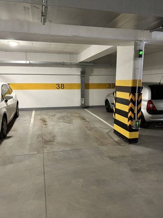 Miejsce parkingowe Hubego 39