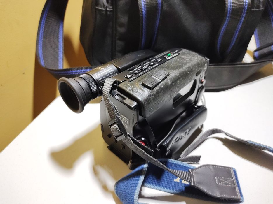 Kamera analogowa Sony Handycam Video 8 CCD-TR75E