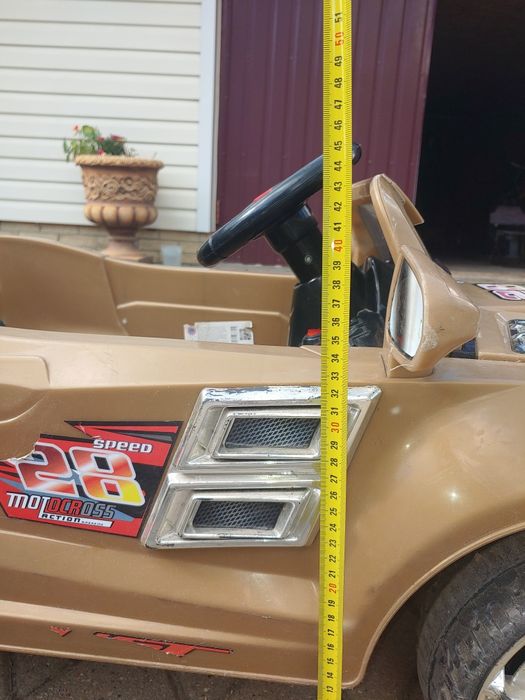 Дитячий акумуляторна машинка