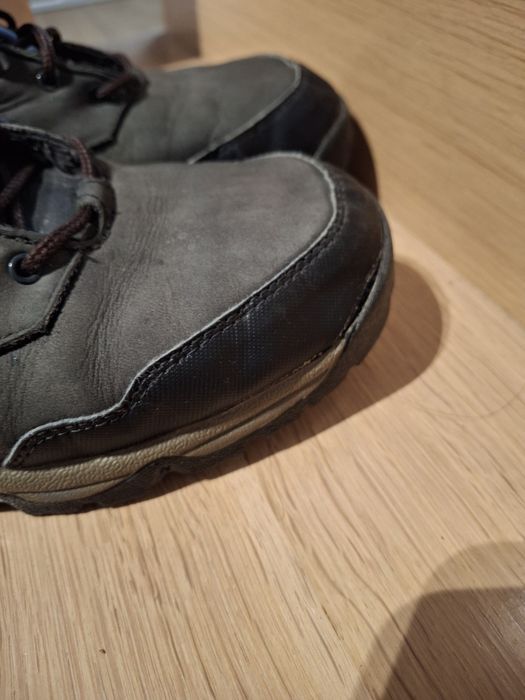 Dwie pary butów OCHNIK i buty NB