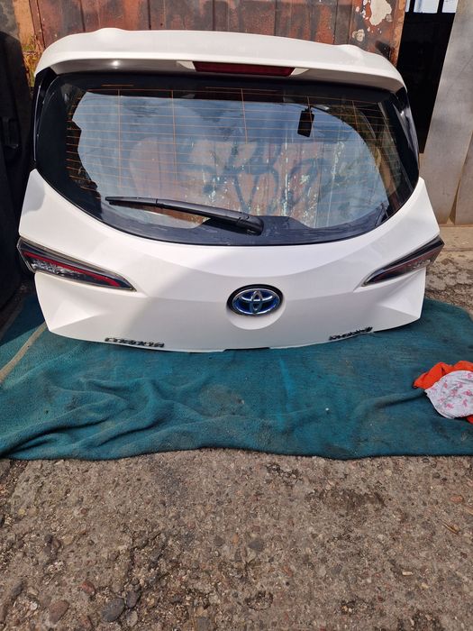 Klapa corolla e21 kompletna