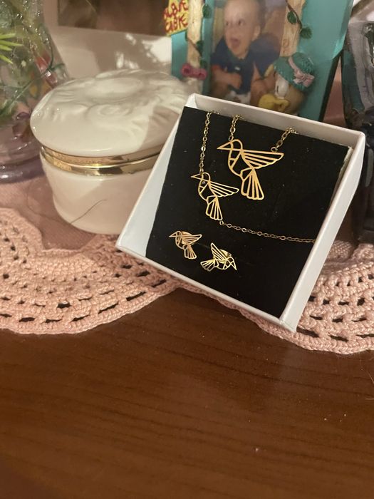 Śliczny komplet bizuterii z kolibrami