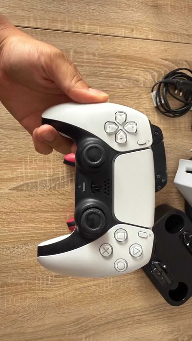 Playstation 5 versão Disco + 3 comandos + 3 jogos