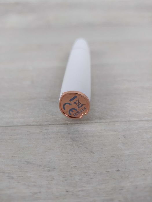 Finishing Touch Flawless Trymer do brwi OPIS