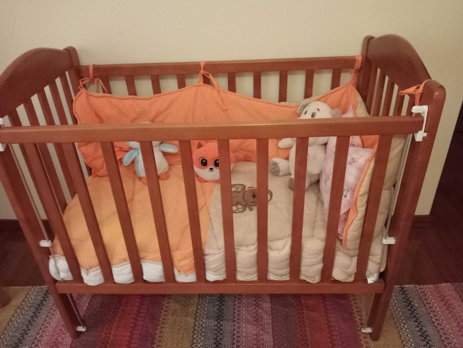 Cama de criança em madeira