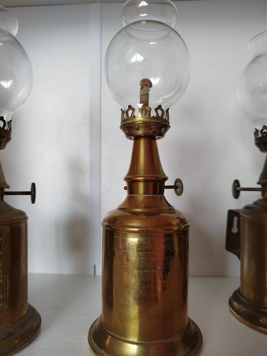 Старовинна лампа голуба