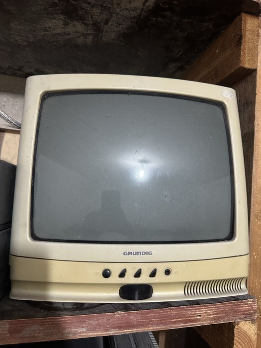 Televisao, LCD, aparelhagem de som, gira-discos