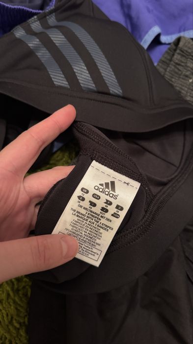 спортивні шорти та топ, все по 200 грн/шт