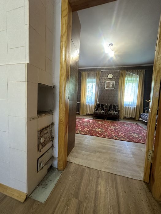Продаж 1/2 частини будинку в с.Анисів з ремонтом та 7 сотками землі!