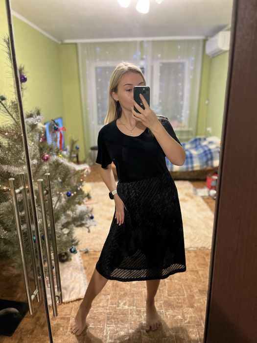 Чорна сукня жіноча