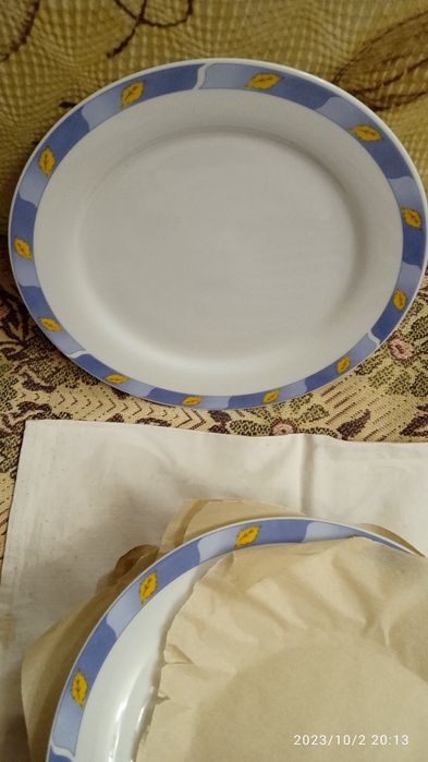 Тарелки фарфоровые