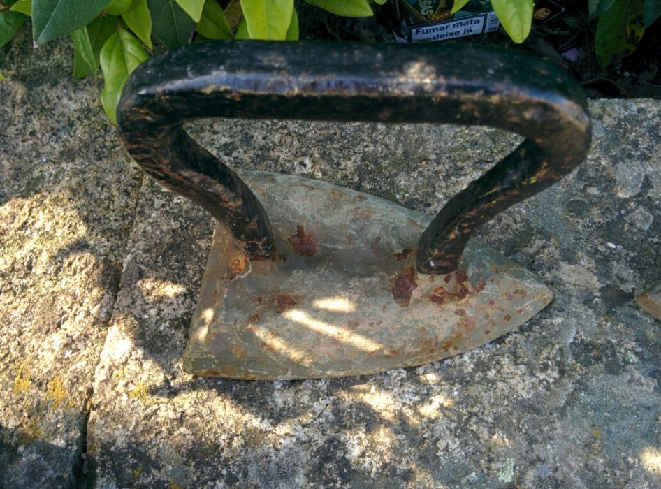 Ferro antigo engomar decoração velharia coleção