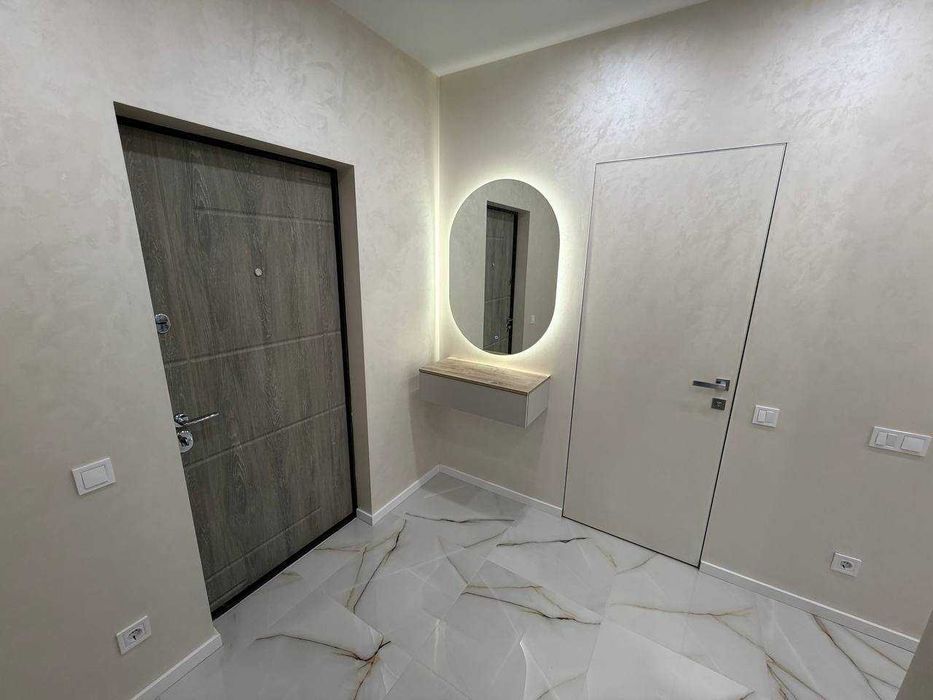Продам ТОП 1  квартира Днепровская Брама 2