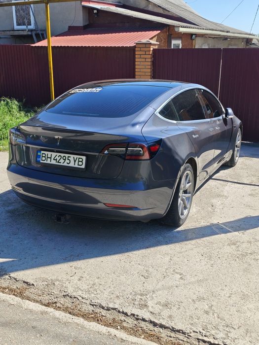 Продам Tesla model 3
