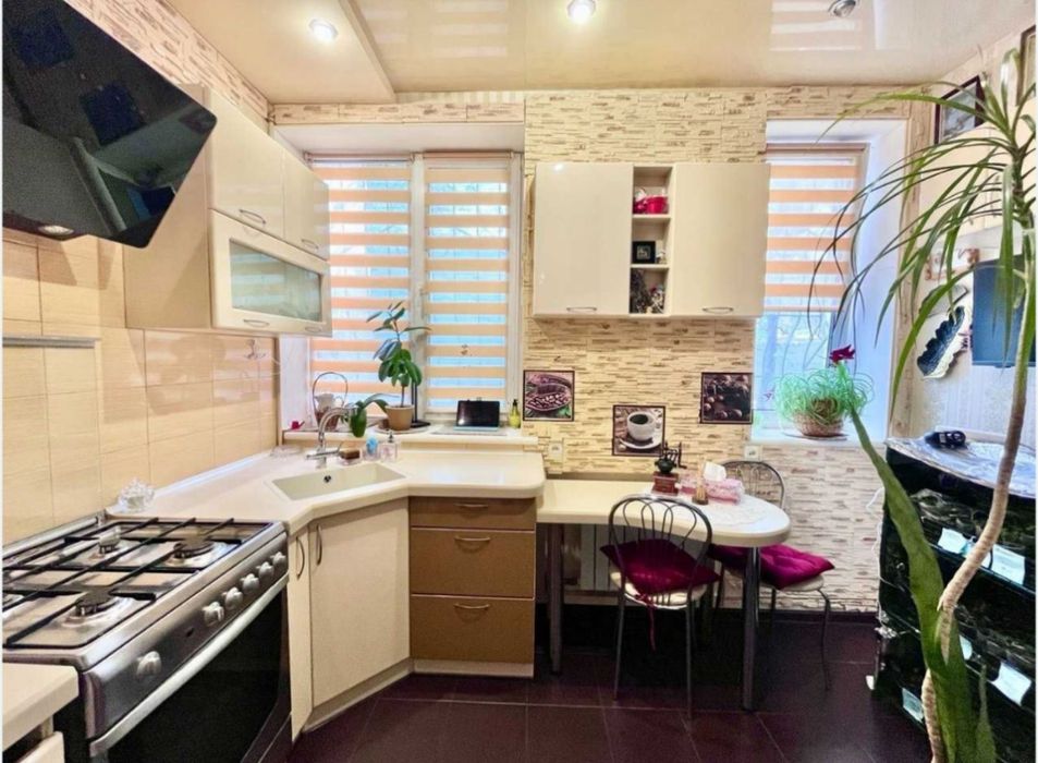 Продам 3 комнатную квартиру в центре