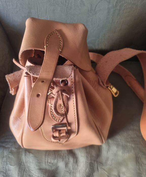 Bolsa mochila em couro