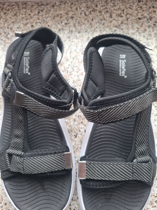 Продам сандали soleflex