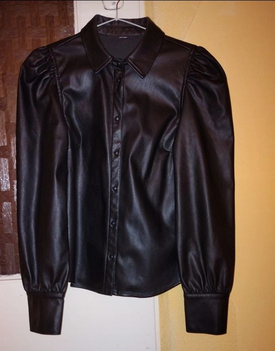 Czarna koszula z Eco skóry Vero Moda