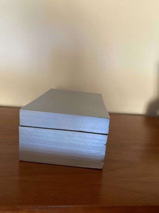 Caixa madeira prateada