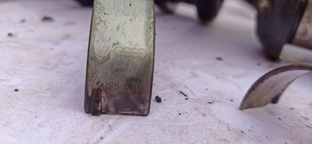 Колінвал, колінчастий вал Ауді 100 5 циліндрів.