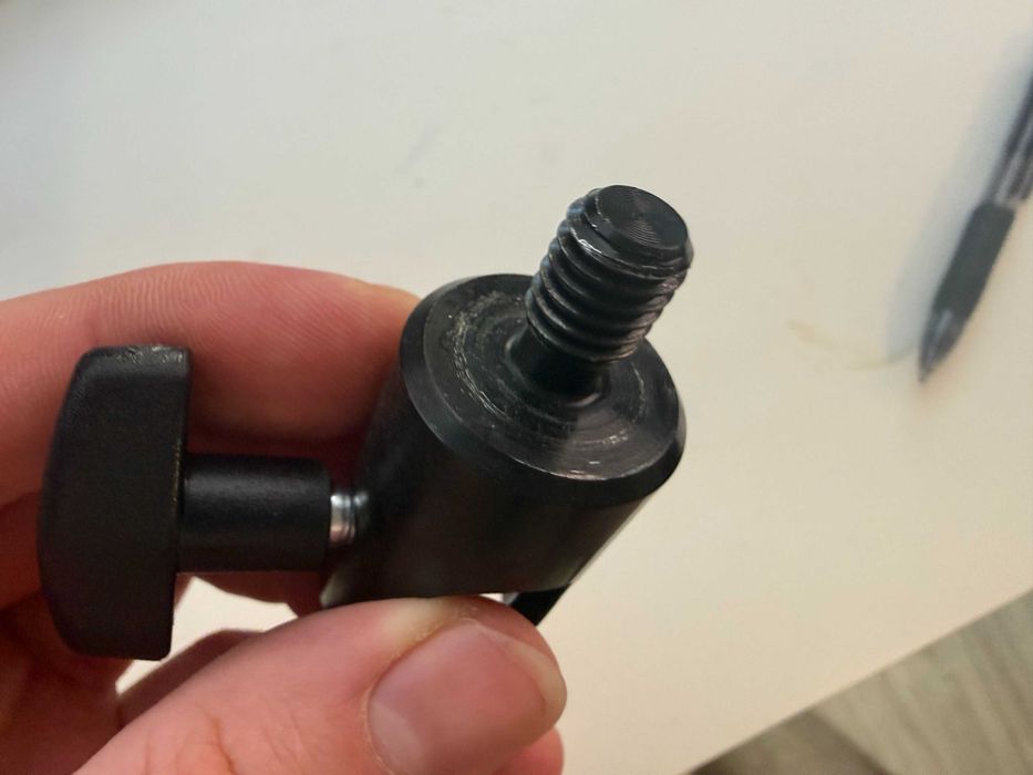 Manfrotto 014-38 adapter żeński 16 mm