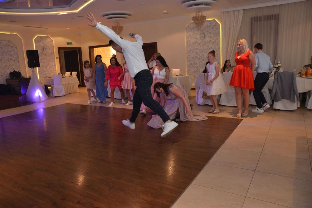 DJ (Wodzirej ): Wesele/poprawiny/Urodziny,Jubileusz,18stki,