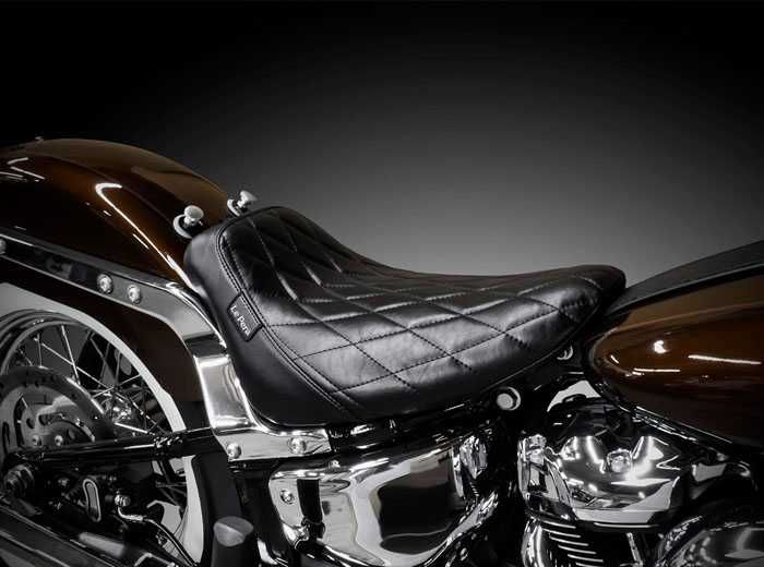 Сидіння La Perra для Harley-Davidson Softail m8