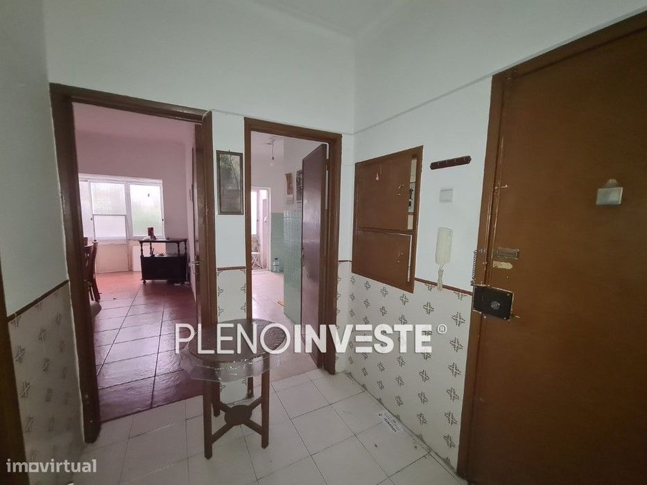 Apartamento T2 com Quintal no Laranjeiro