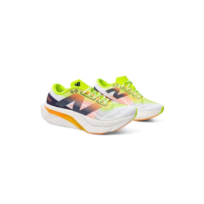 Літні кросівки New Balance Elite V4 салатові