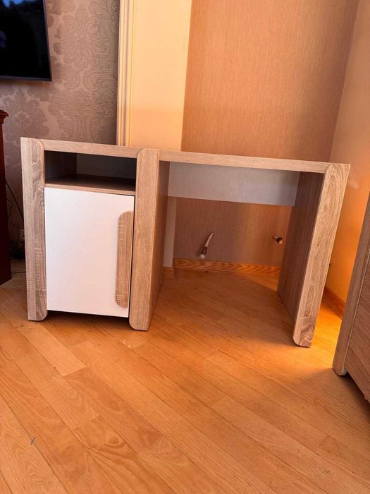 Biurko jasne 120X58, wysokość 74 cm