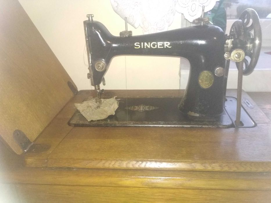 Stuletnia maszyna do szycia singer w pelni prawna