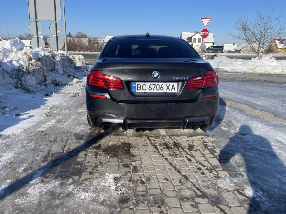 В Продажі BMW F10 2015 рік