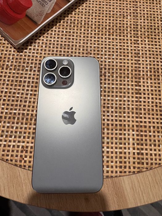 Vendo meu iPhone 15 pro max.