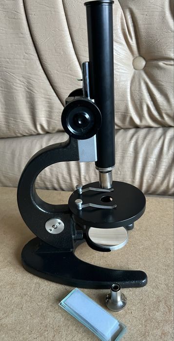 Мікроскоп Д11 з Припаратоводієм та інші Мікріки !