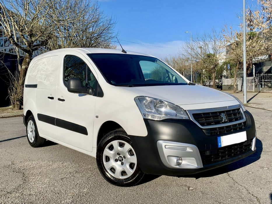 Peugeot Partner 1.6 HDI 100cv GPS/AC/3lugs.